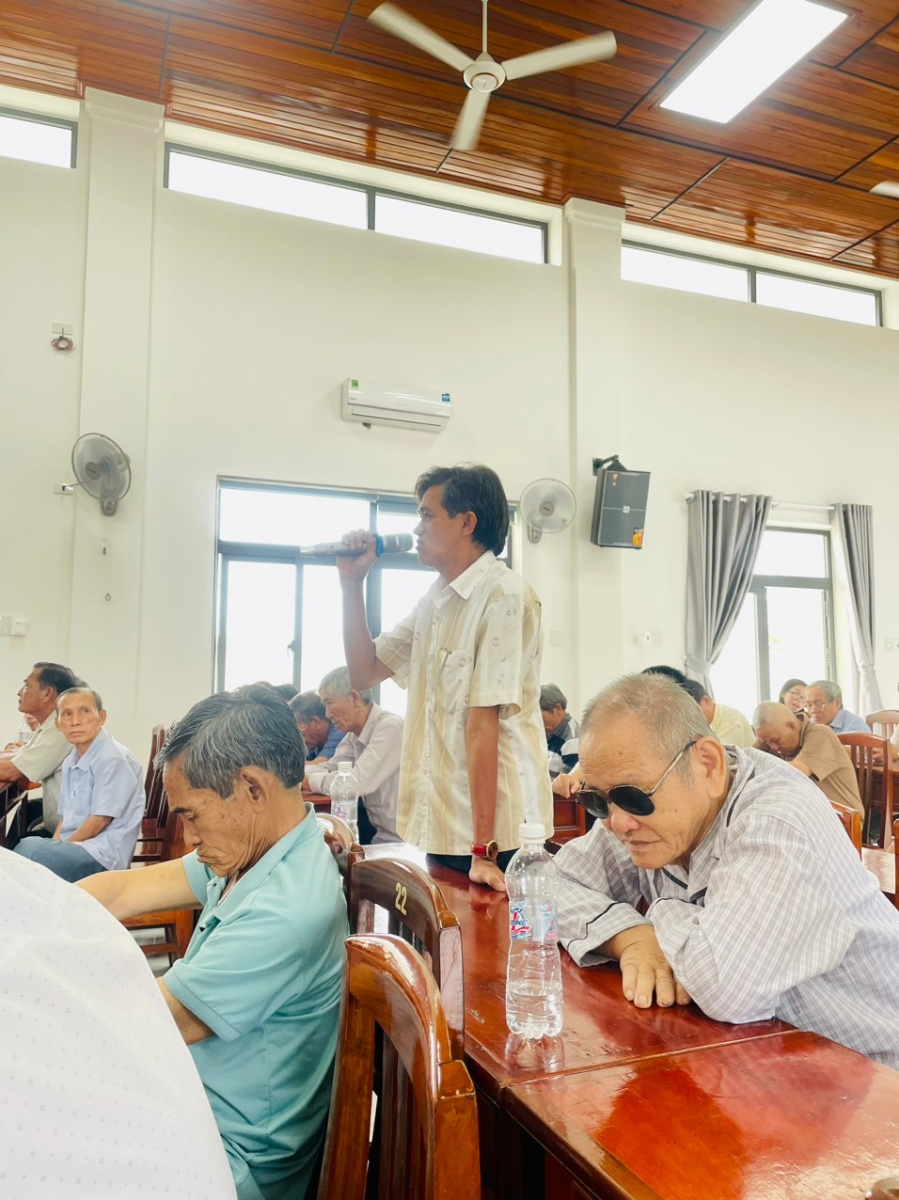 Ông Nguyễn Xin - Cử tri thôn Lý Hưng kiến nghị tại Hội nghị