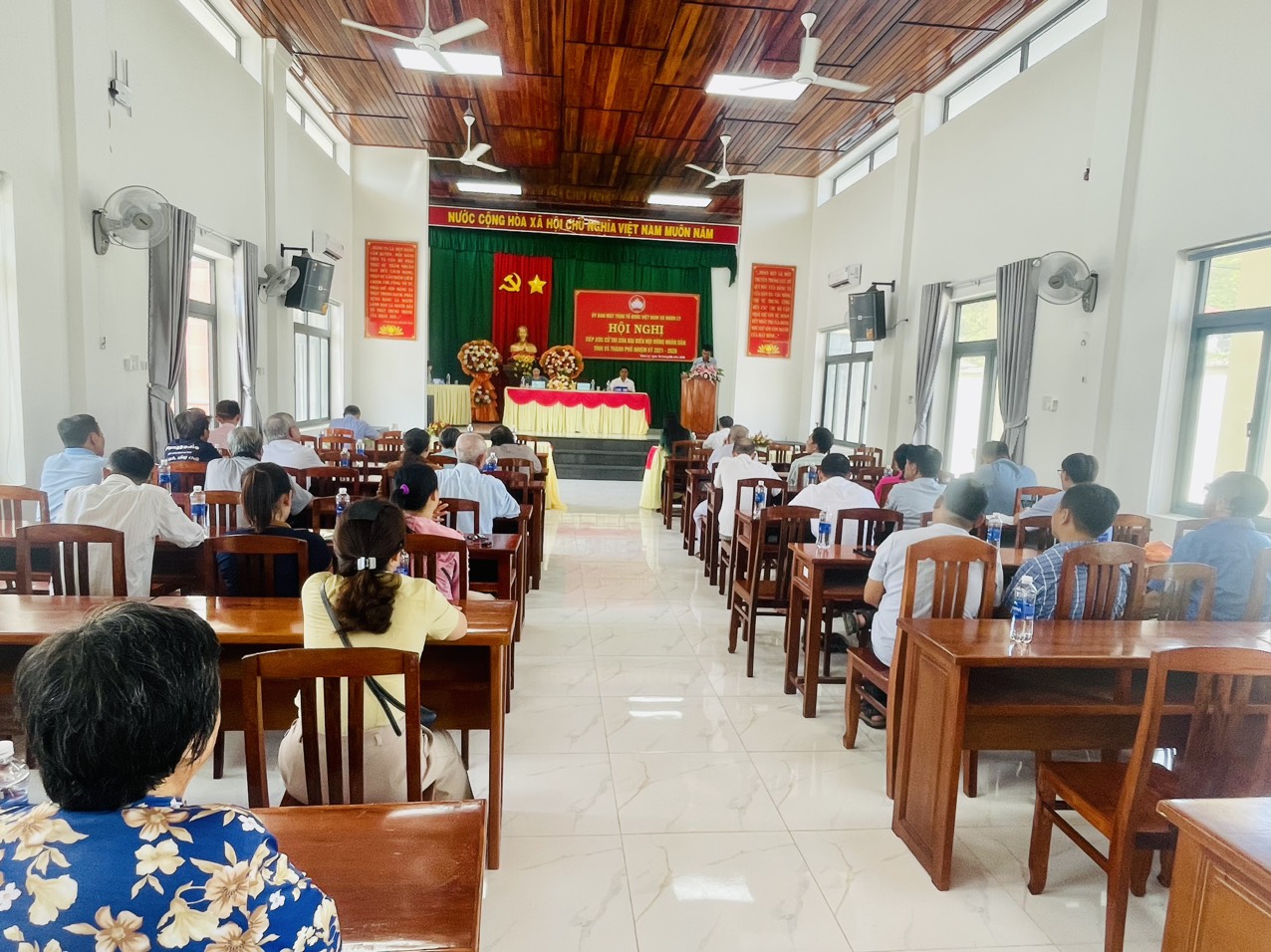Quang cảnh buổi Tiếp xúc cử tri